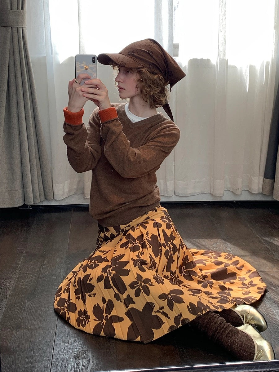 ‘Flame flowers’ pleated skirt