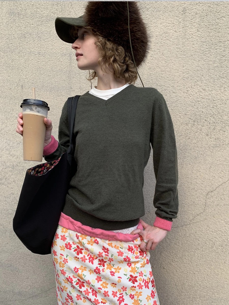 Shrimp line sweater