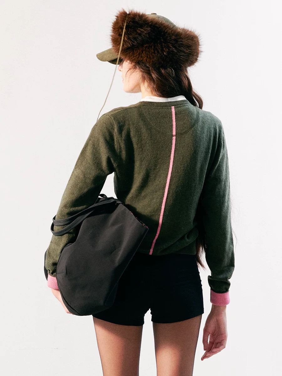 Shrimp line sweater