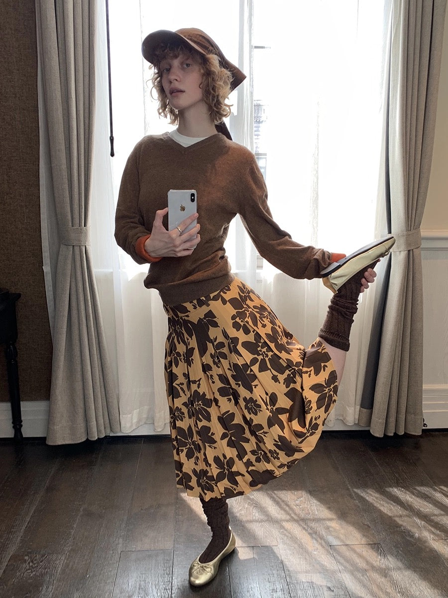 Shrimp line sweater